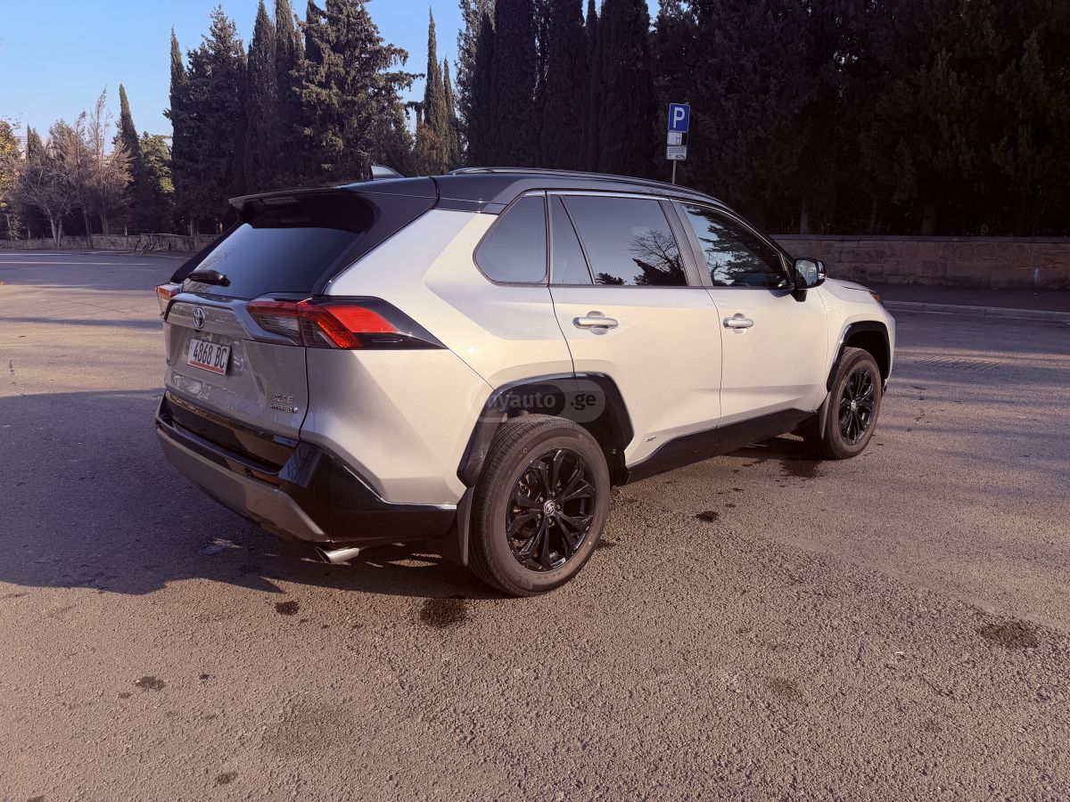 Toyota RAV4 2023 — photo 2