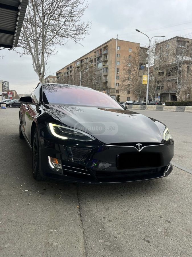 Tesla Model S 2018 — photo 2