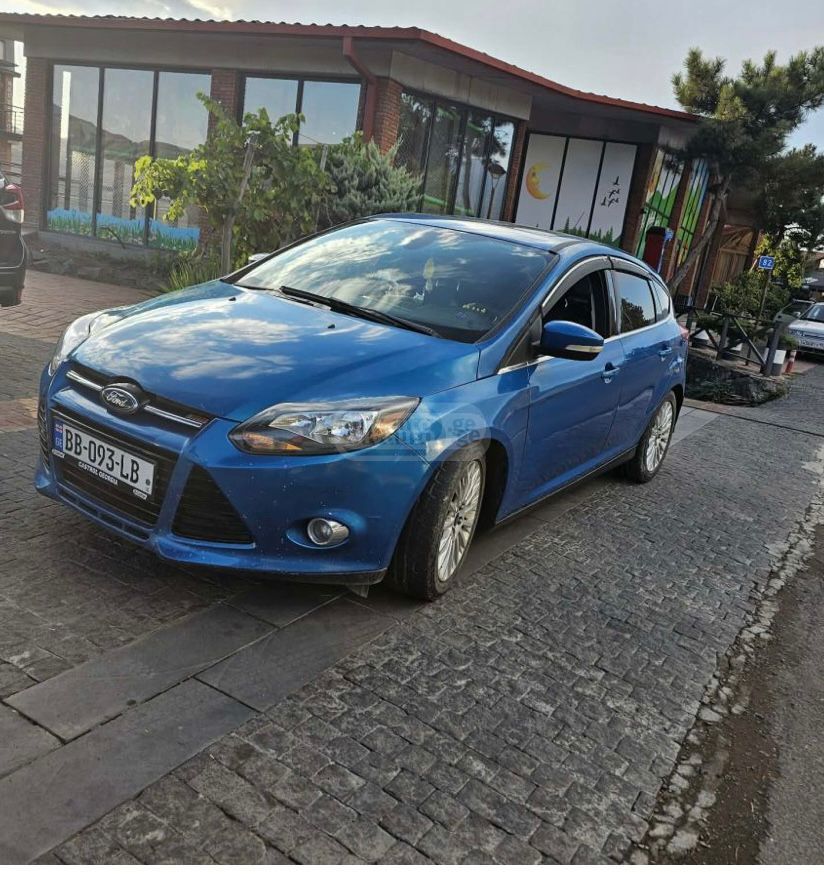Ford Focus 2012 — photo 2