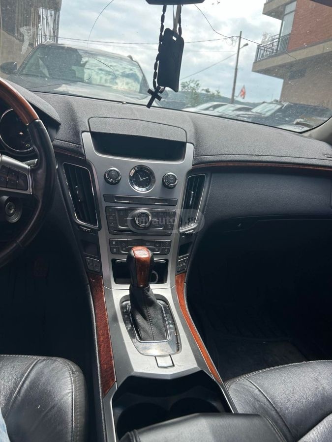 Cadillac CTS 2011 — photo 2