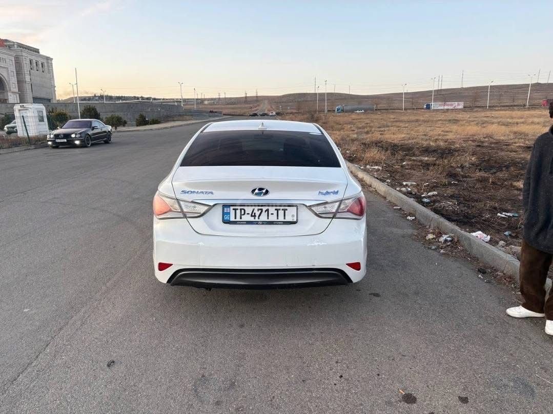 Hyundai Sonata 2012 — photo 2