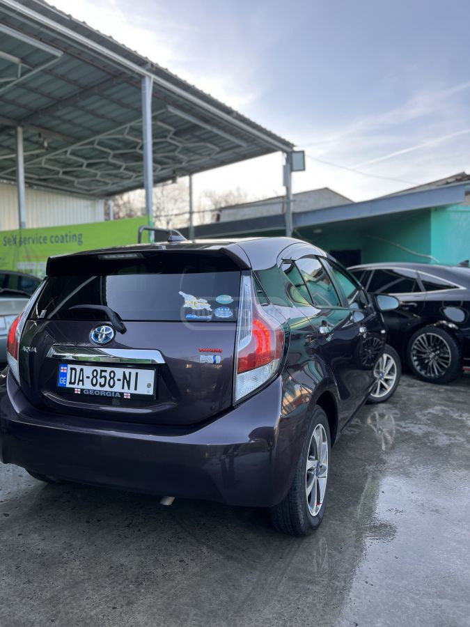Toyota Aqua 2017 — photo 2