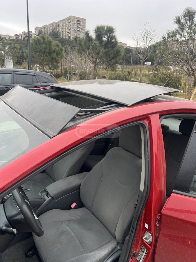 Toyota Prius 2010 — photo 2