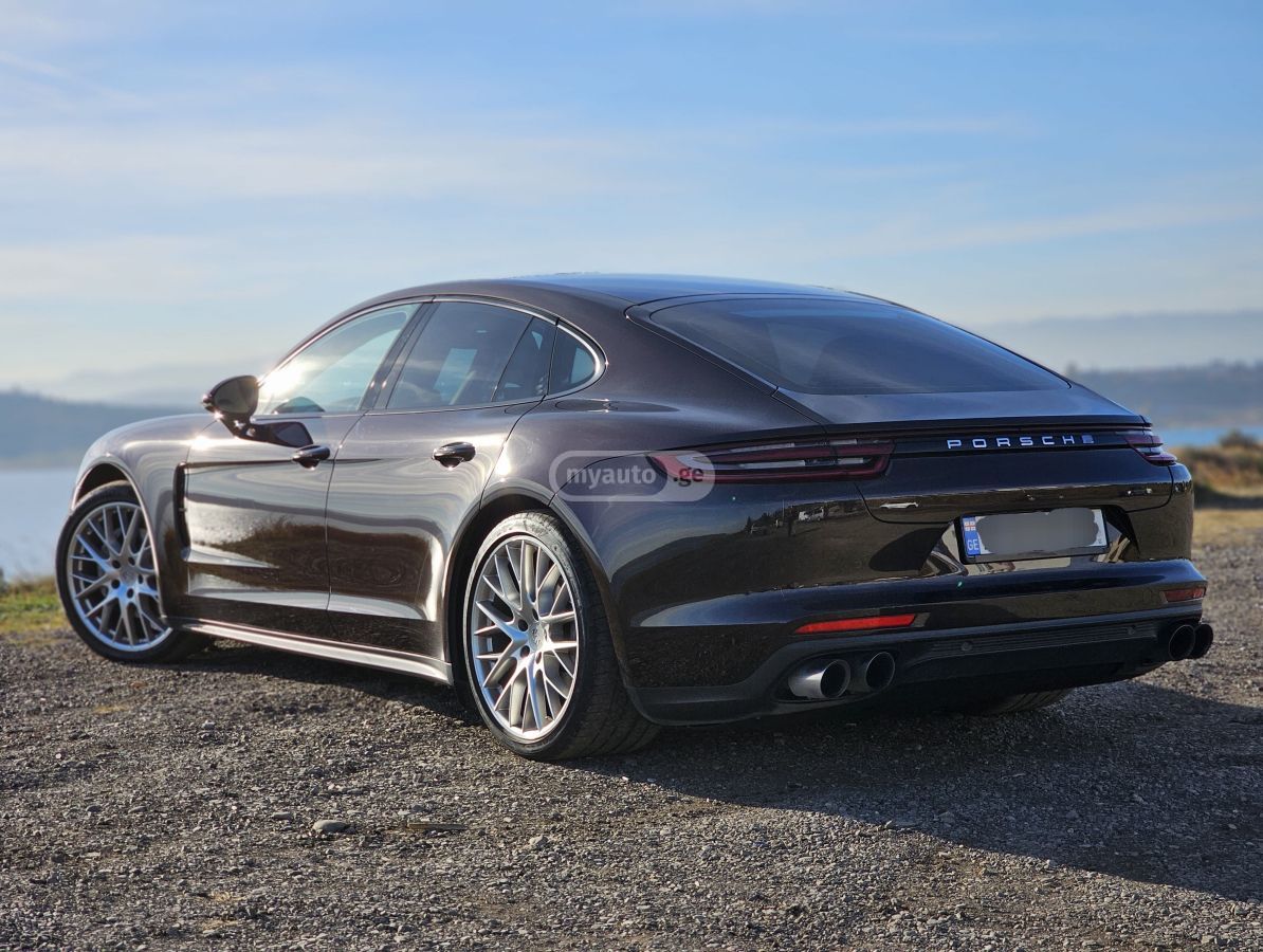 Porsche Panamera 2018 — photo 2