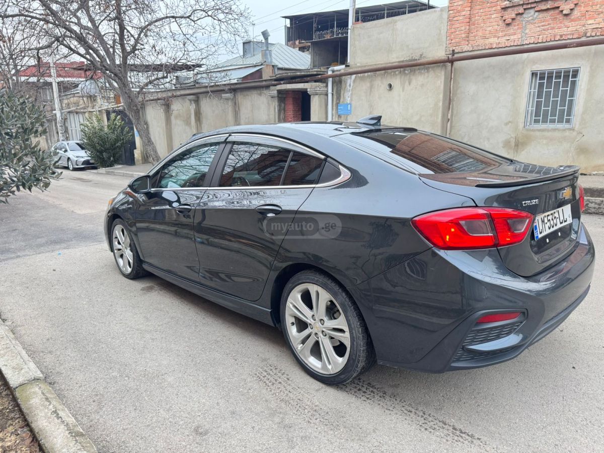Chevrolet Cruze 2018 — photo 2