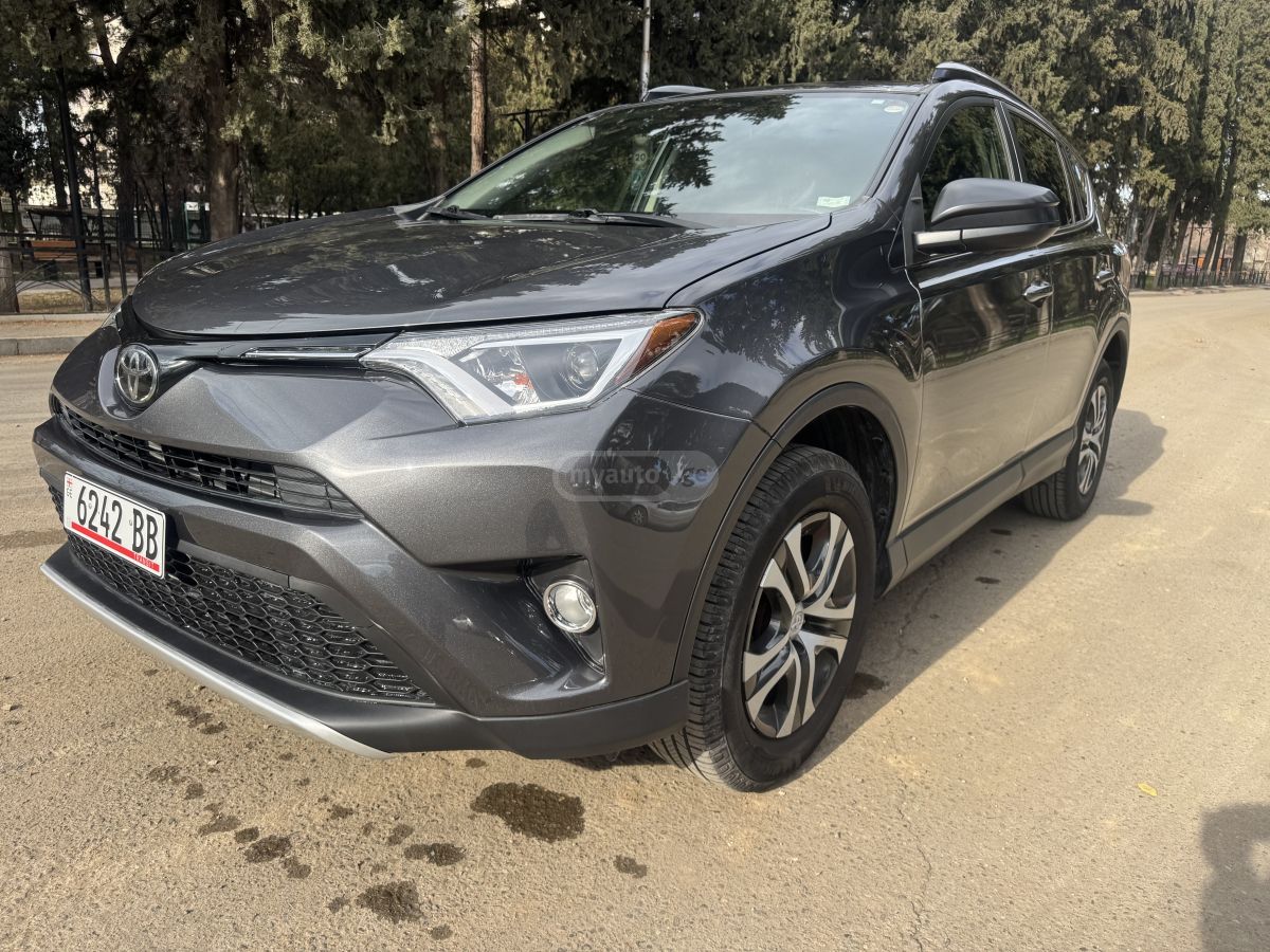 Toyota RAV4 2018 — photo 2