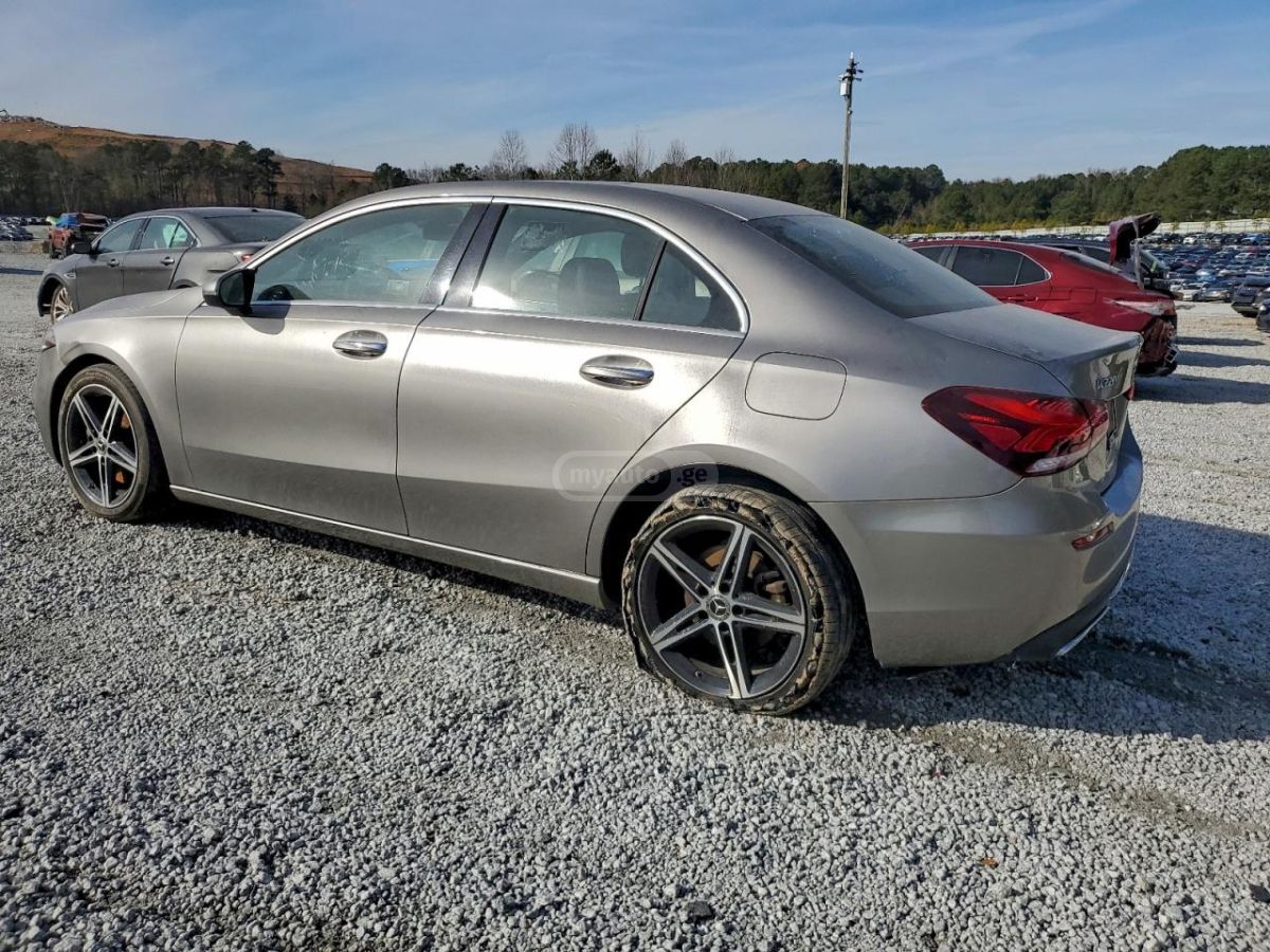 Mercedes-Benz A 220 2019 — photo 2