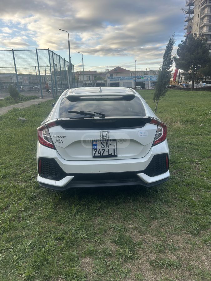 Honda Civic 2017 — photo 2