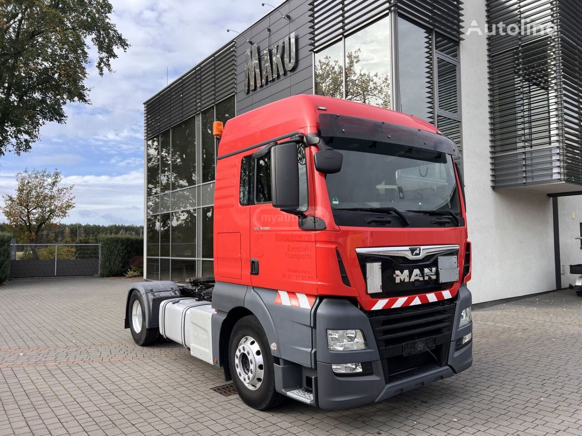 Isuzu TGX 2019 — photo 2