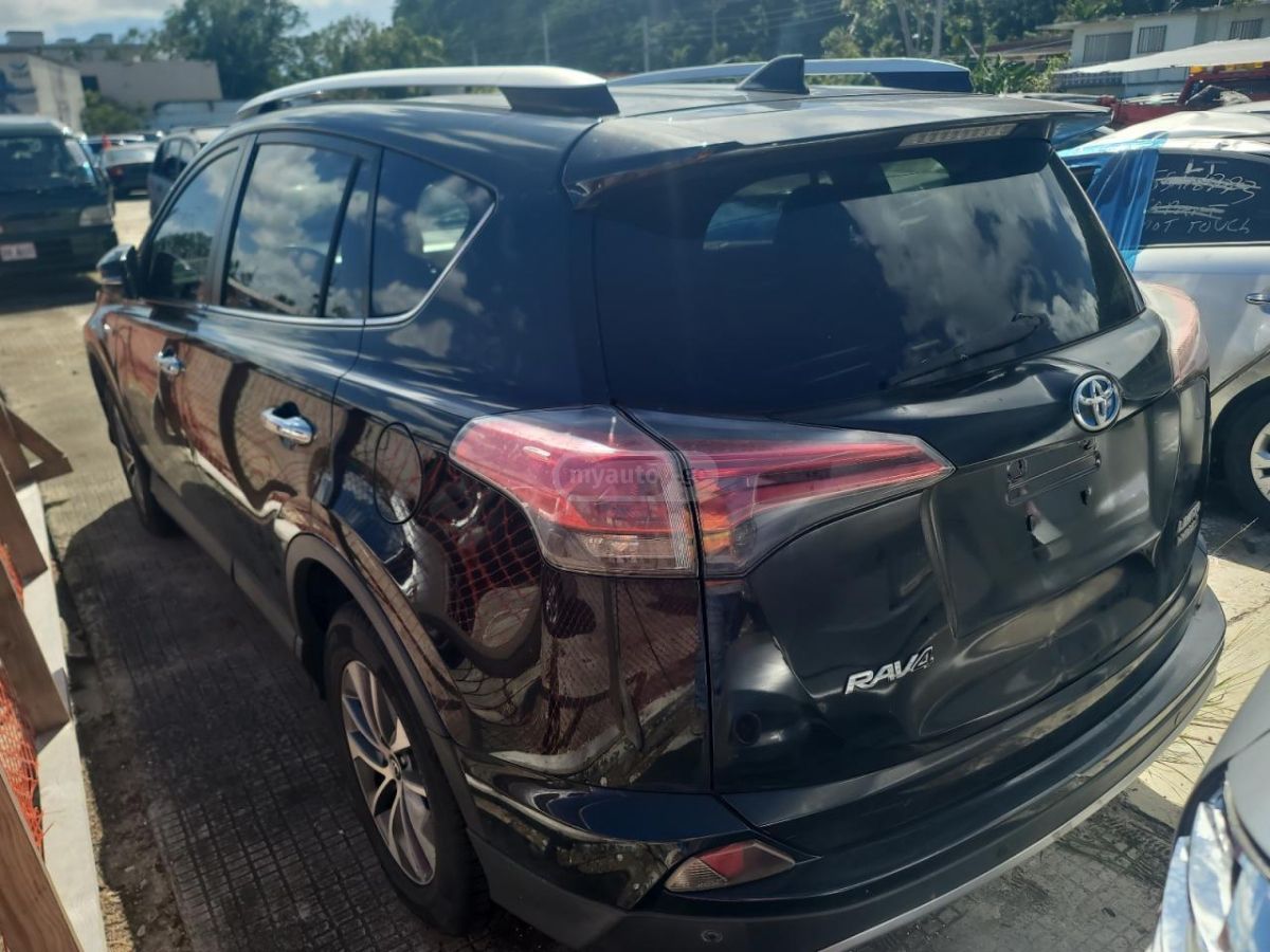 Toyota RAV4 2016 — photo 2