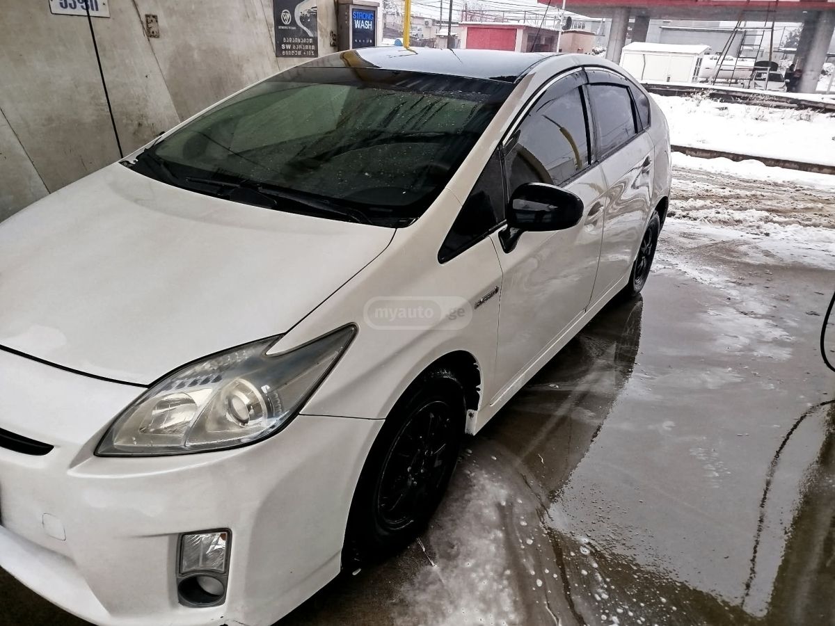 Toyota Prius 2010 — photo 2