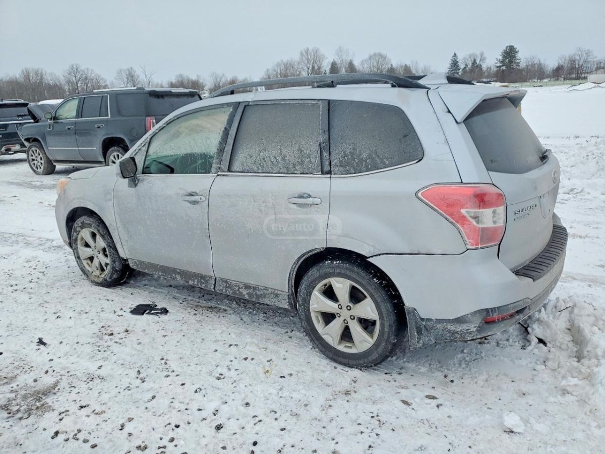 Subaru Forester 2016 — photo 2