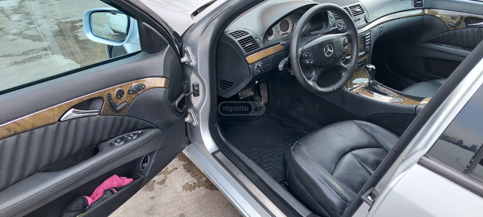 Mercedes-Benz E 320 2007 — photo 2