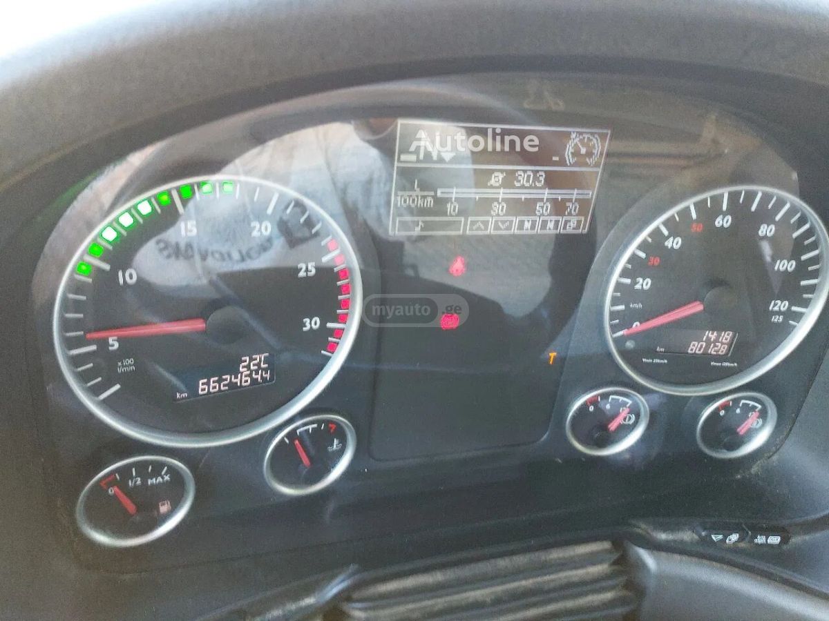 Isuzu TGX 2015 — photo 2
