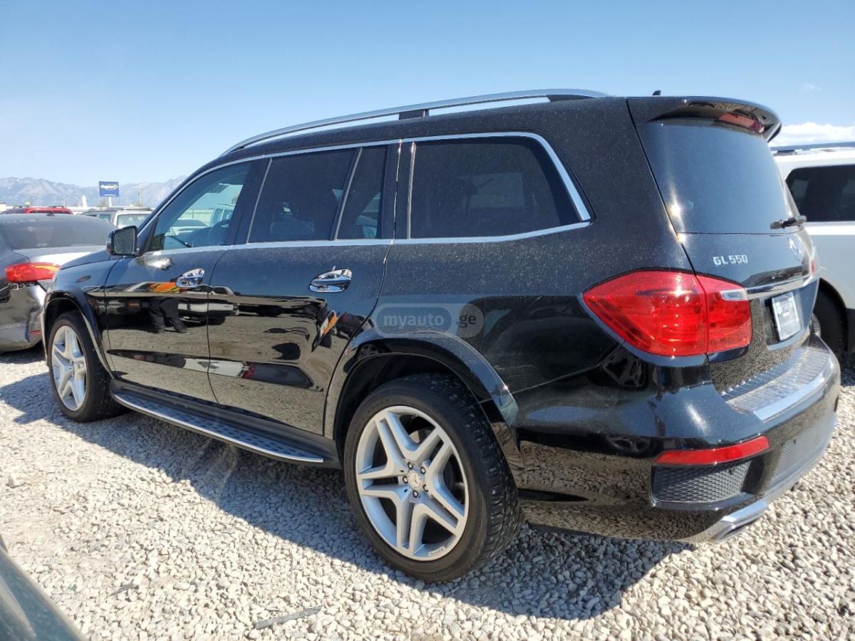 Mercedes-Benz GL 550 2015 — photo 2