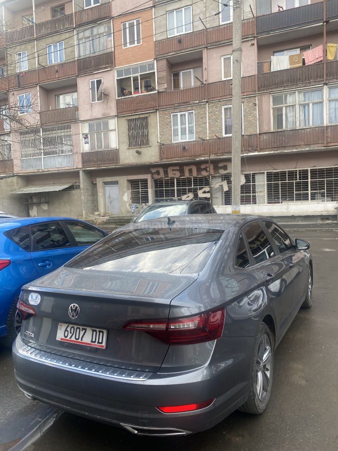 Volkswagen Jetta 2020 — photo 2