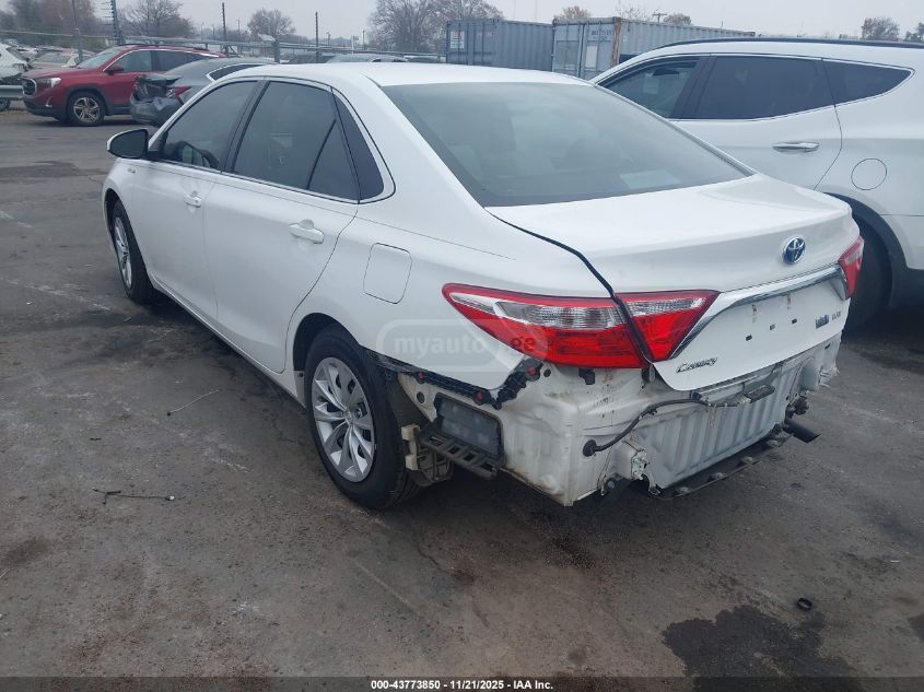 Toyota Camry 2016 — photo 2