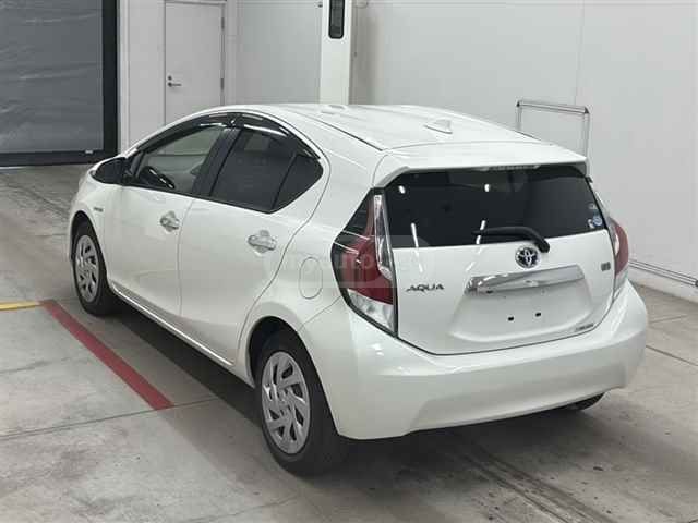 Toyota Aqua 2017 — photo 2