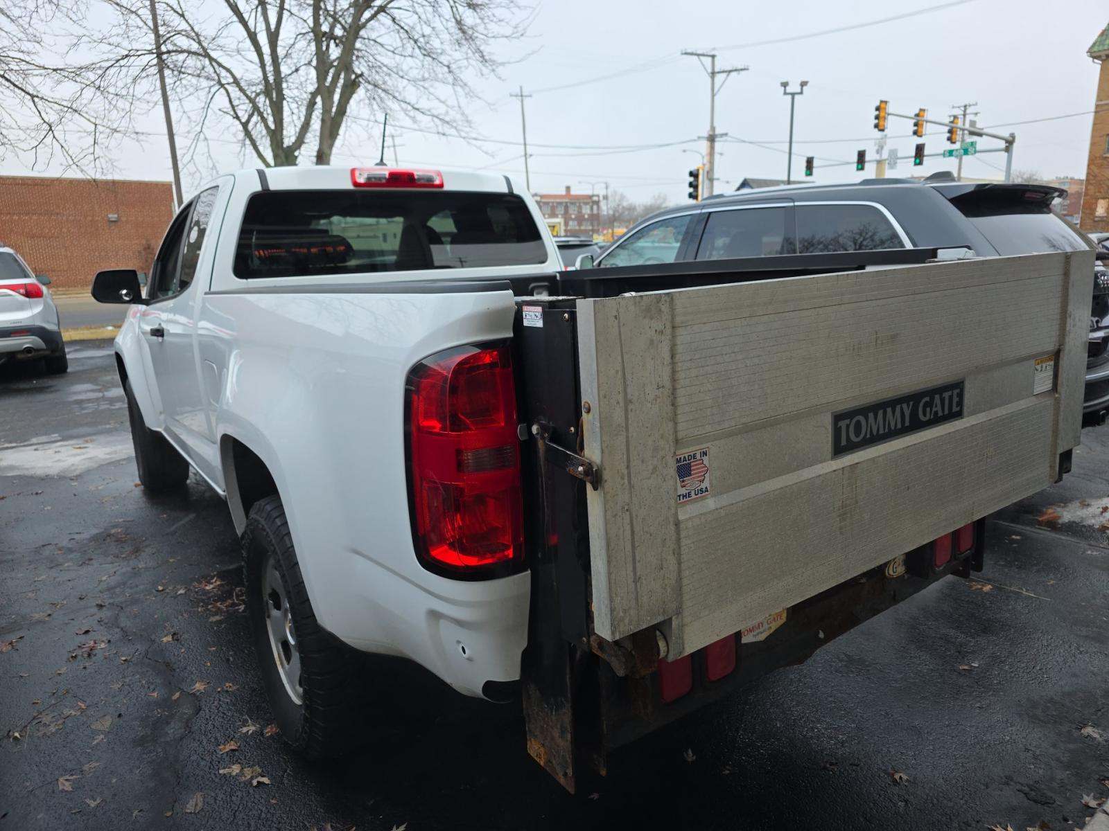 Chevrolet Colorado 2017 — photo 2