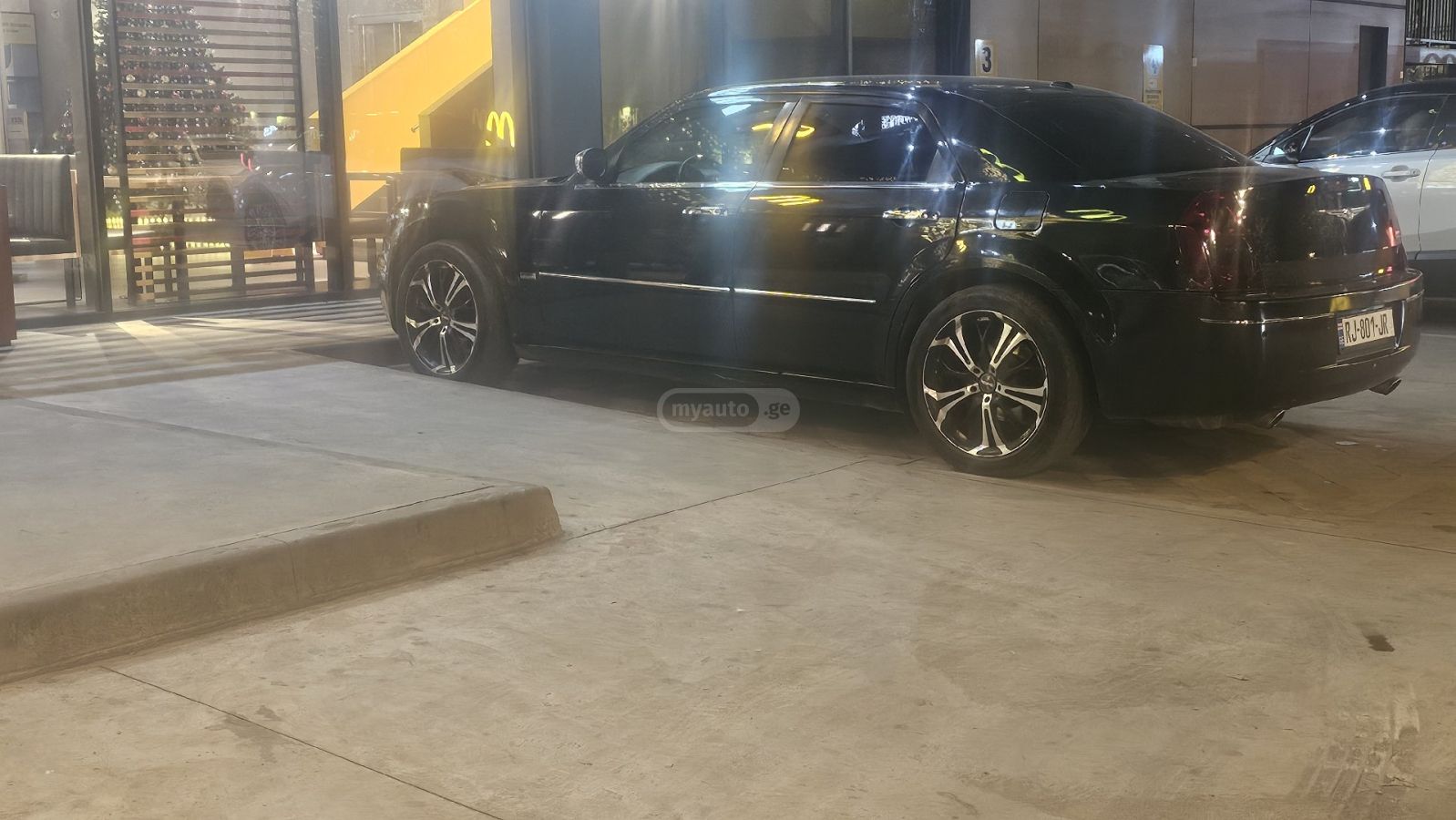 Chrysler 300 2010 — photo 2