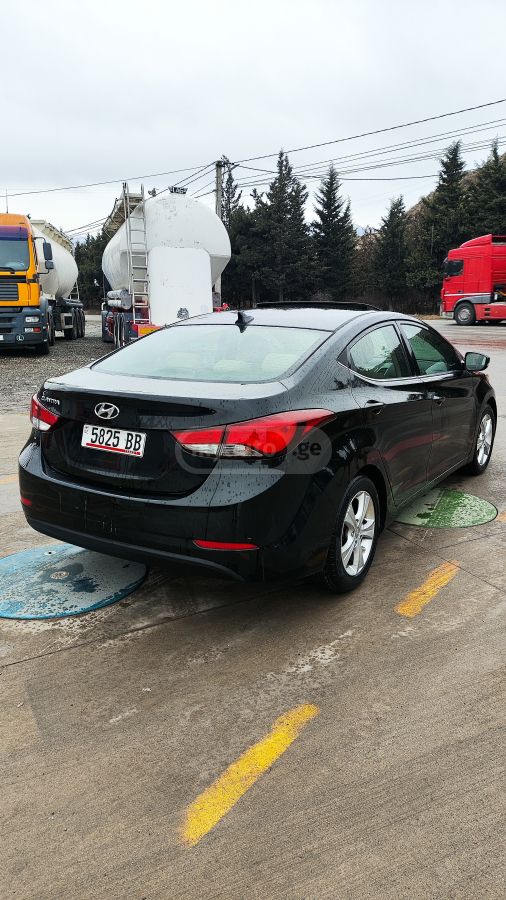 Hyundai Elantra 2015 — photo 2