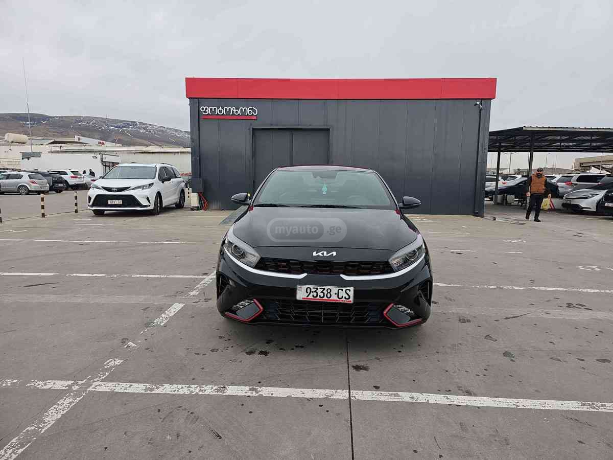 Kia Forte 2023 — photo 2