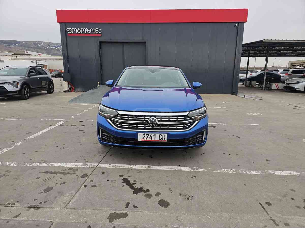 Volkswagen Jetta 2023 — photo 2