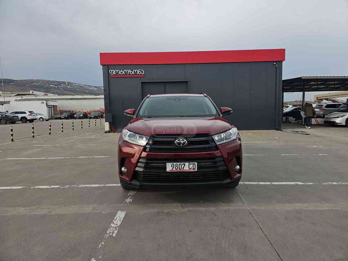 Toyota Highlander 2018 — photo 2