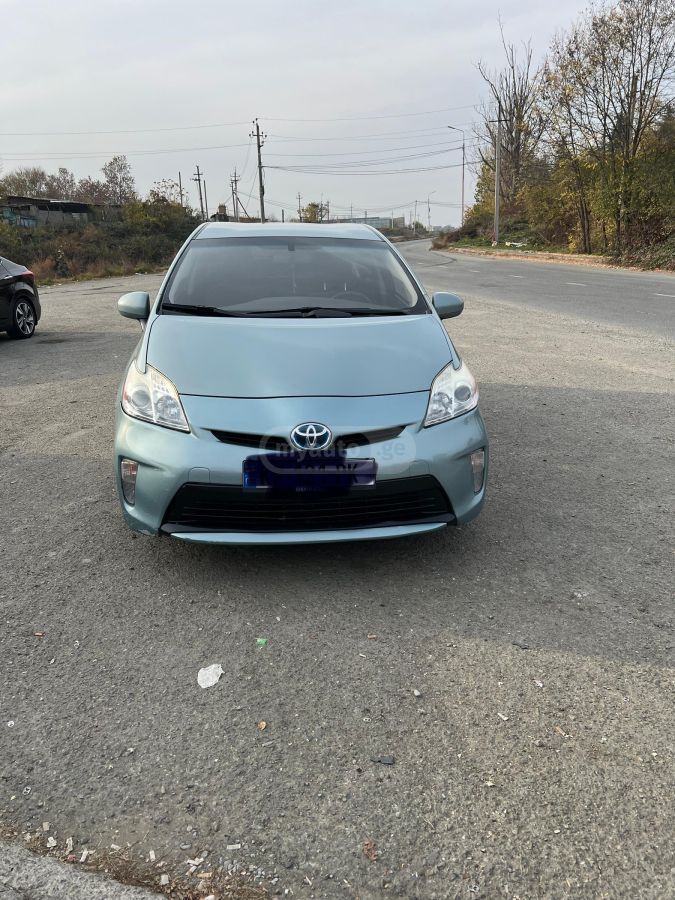 Toyota Prius 2012 — photo 2