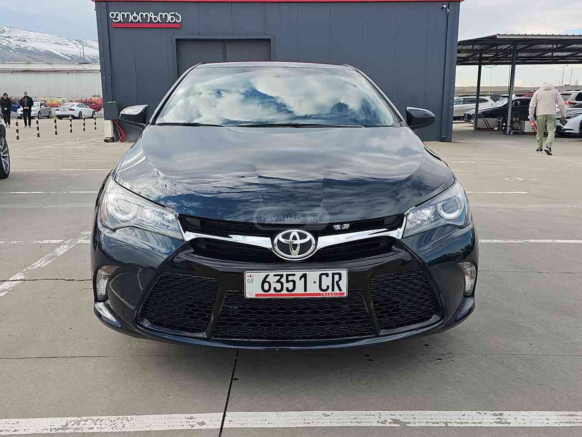 Toyota Camry 2016 — photo 2