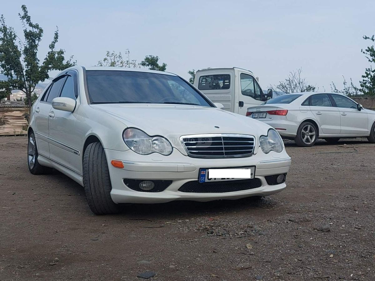 Mercedes-Benz C 230