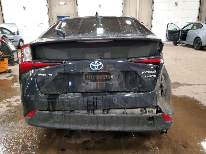 Toyota Prius 2020 — photo 2