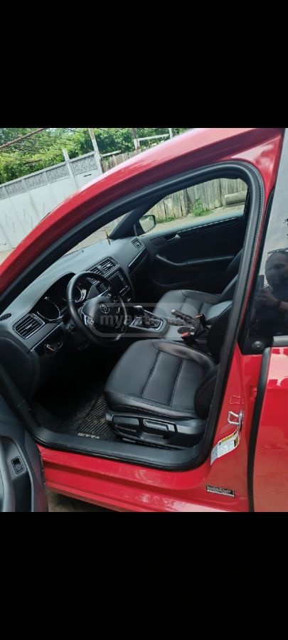 Volkswagen Jetta 2017 — photo 2