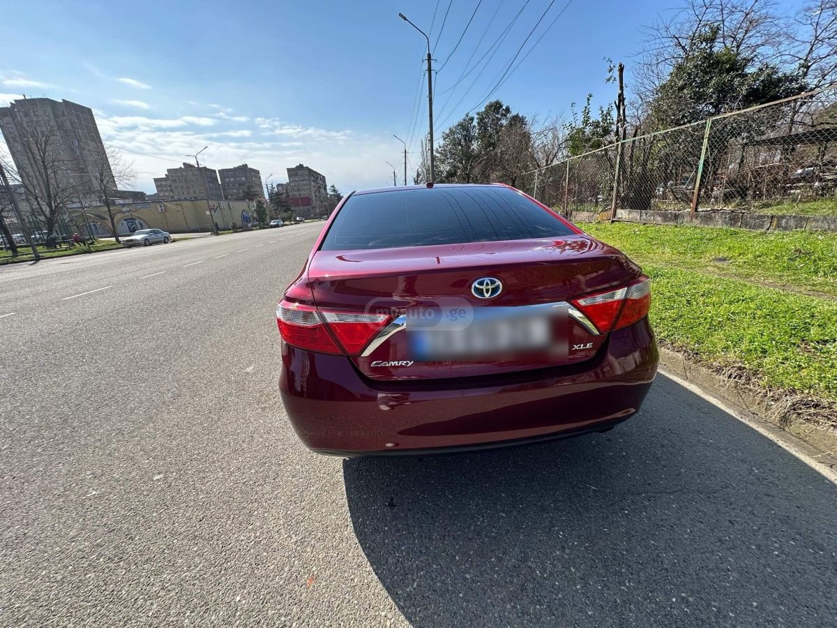 Toyota Camry 2015 — photo 2