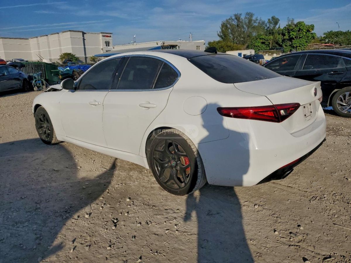 Alfa Romeo Giulia 2020 — photo 2