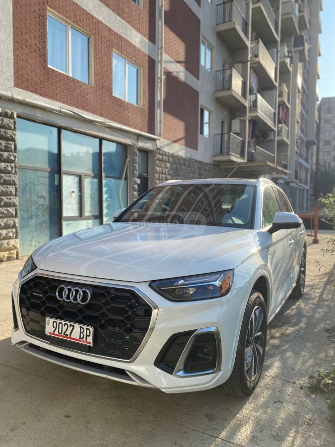 Audi Q5 2023 — photo 2