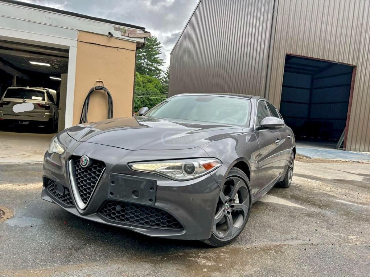 Alfa Romeo Giulia 2022 — photo 2