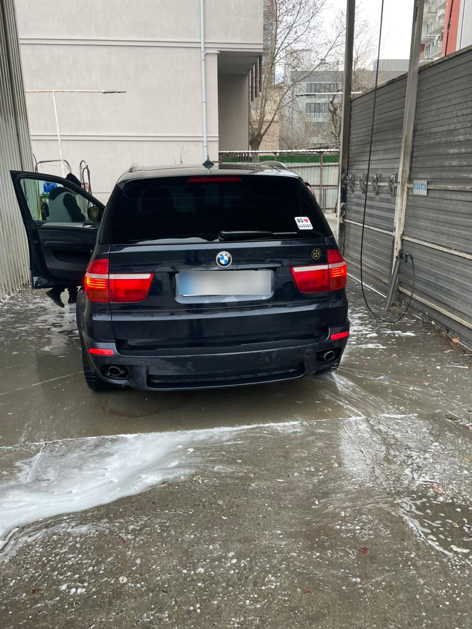 BMW X5 2008 — photo 2