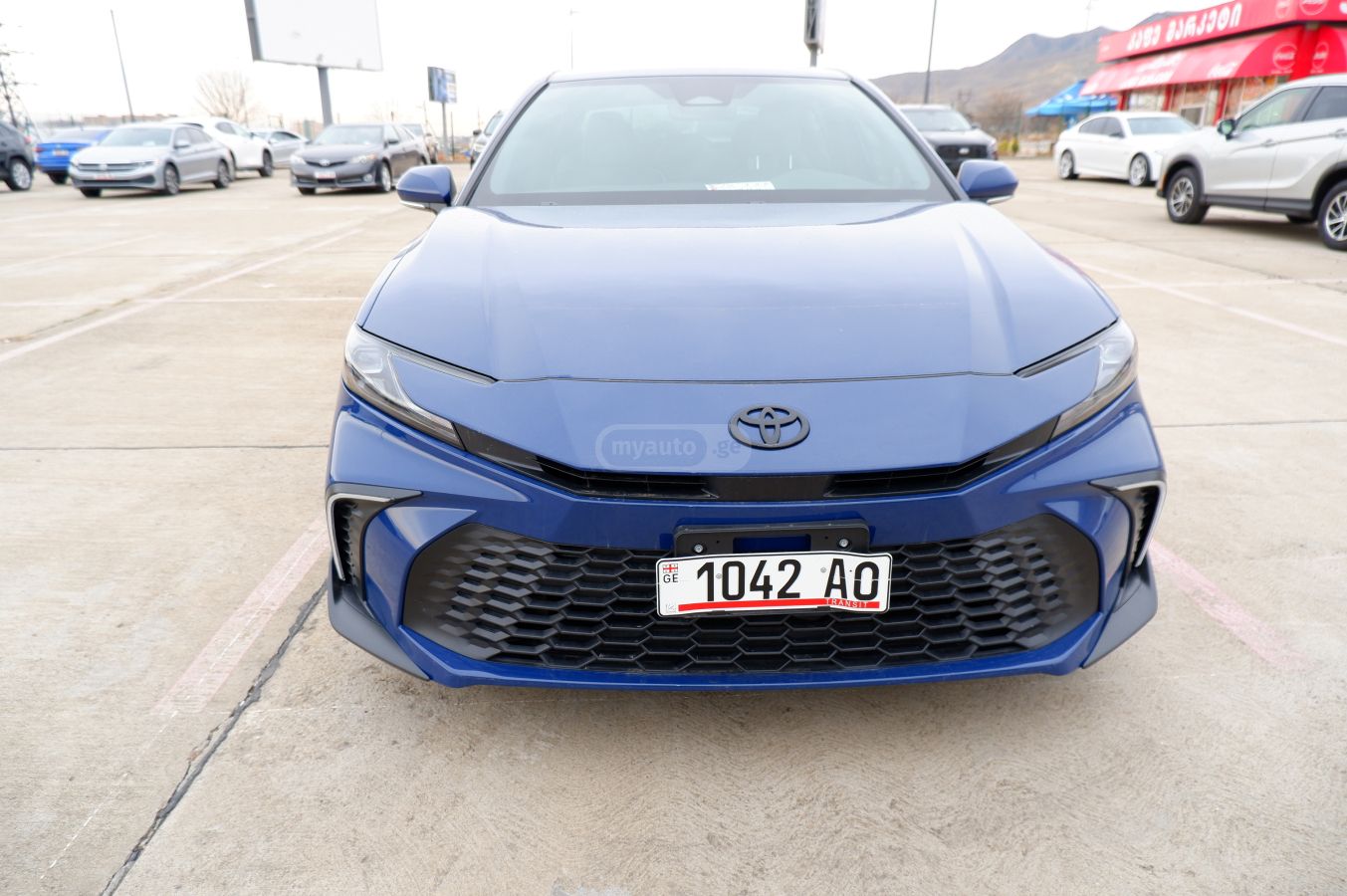 Toyota Camry 2025 — photo 2