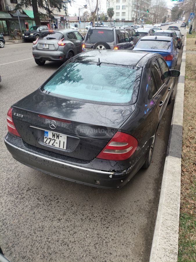 Mercedes-Benz E 320 2003 — photo 2