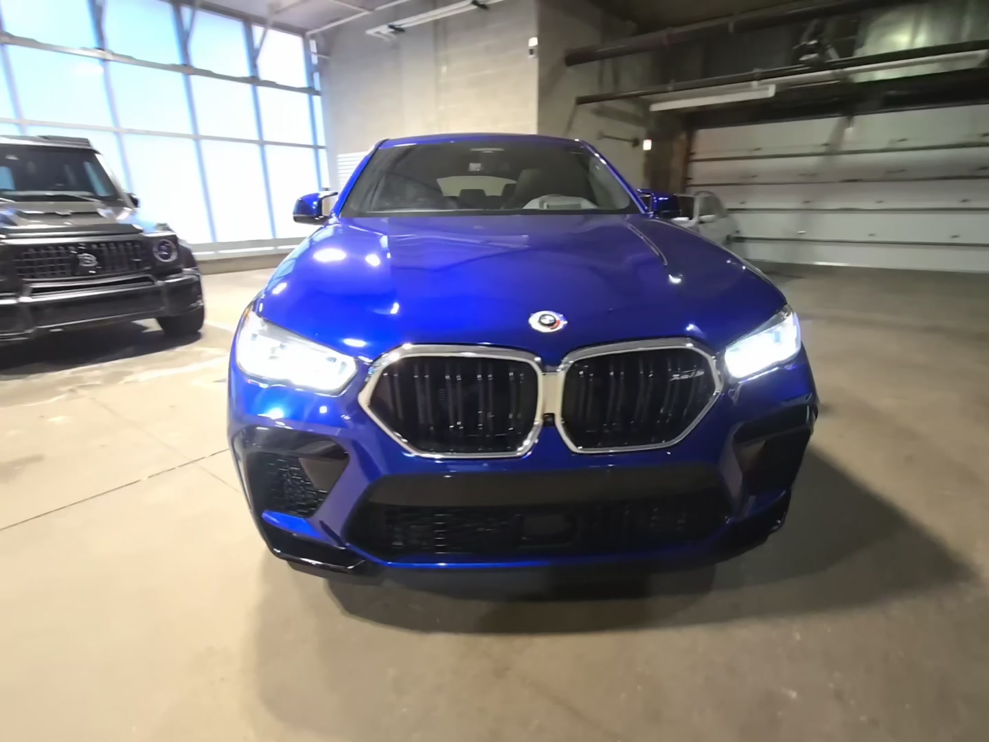 BMW X6 M 2023 — photo 2