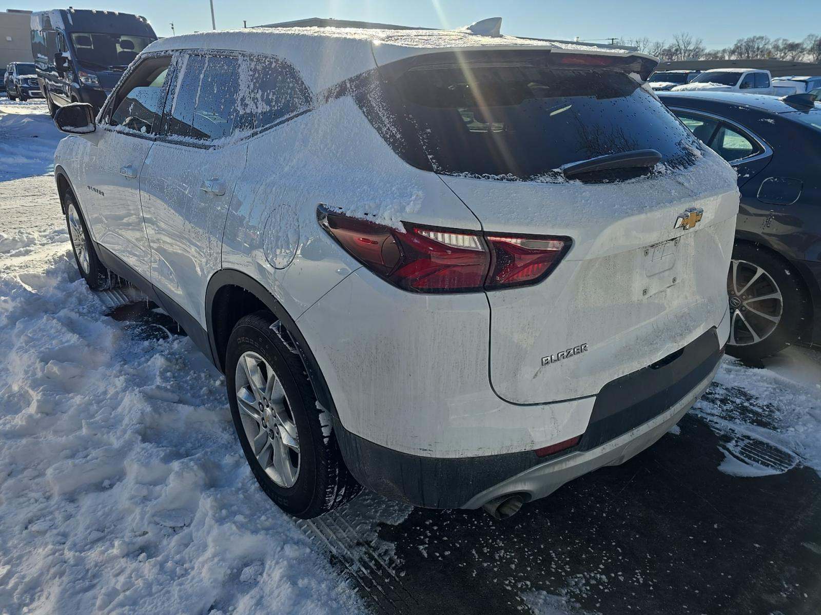 Chevrolet Blazer 2021 — photo 2
