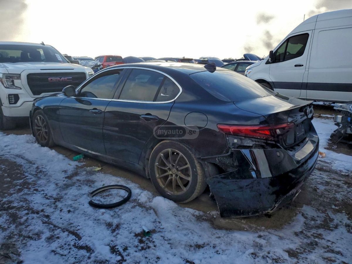 Alfa Romeo Giulia 2020 — photo 2