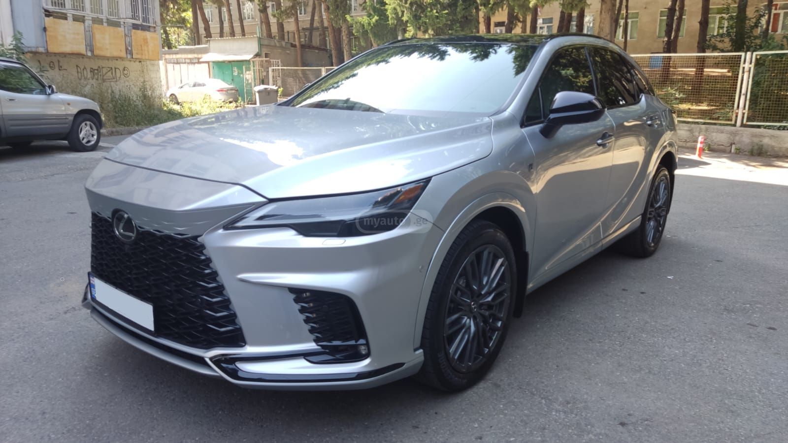Lexus RX 500 2023 — photo 2