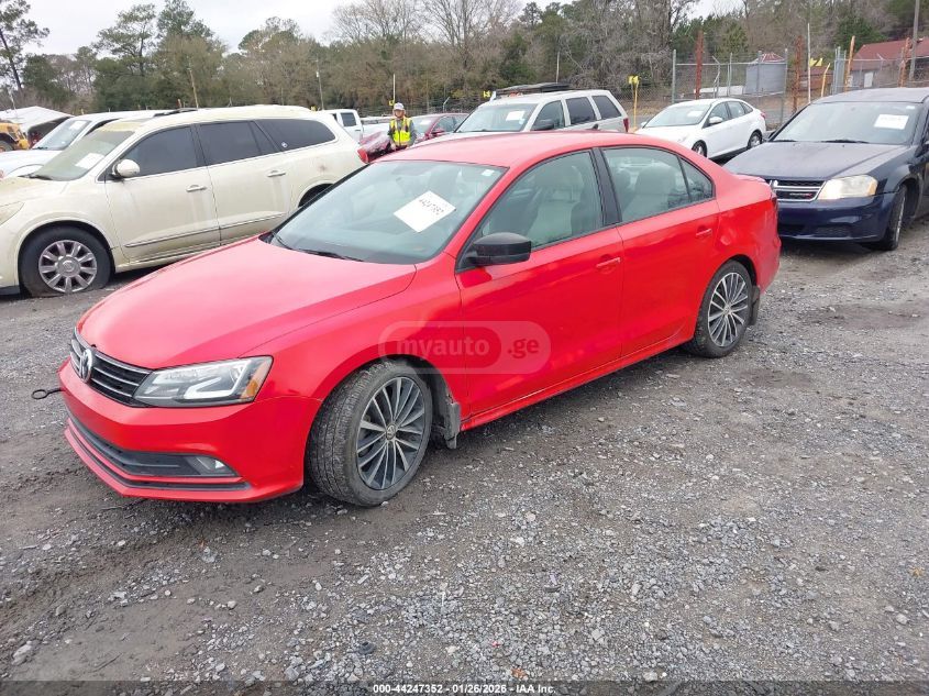 Volkswagen Jetta 2016 — photo 2