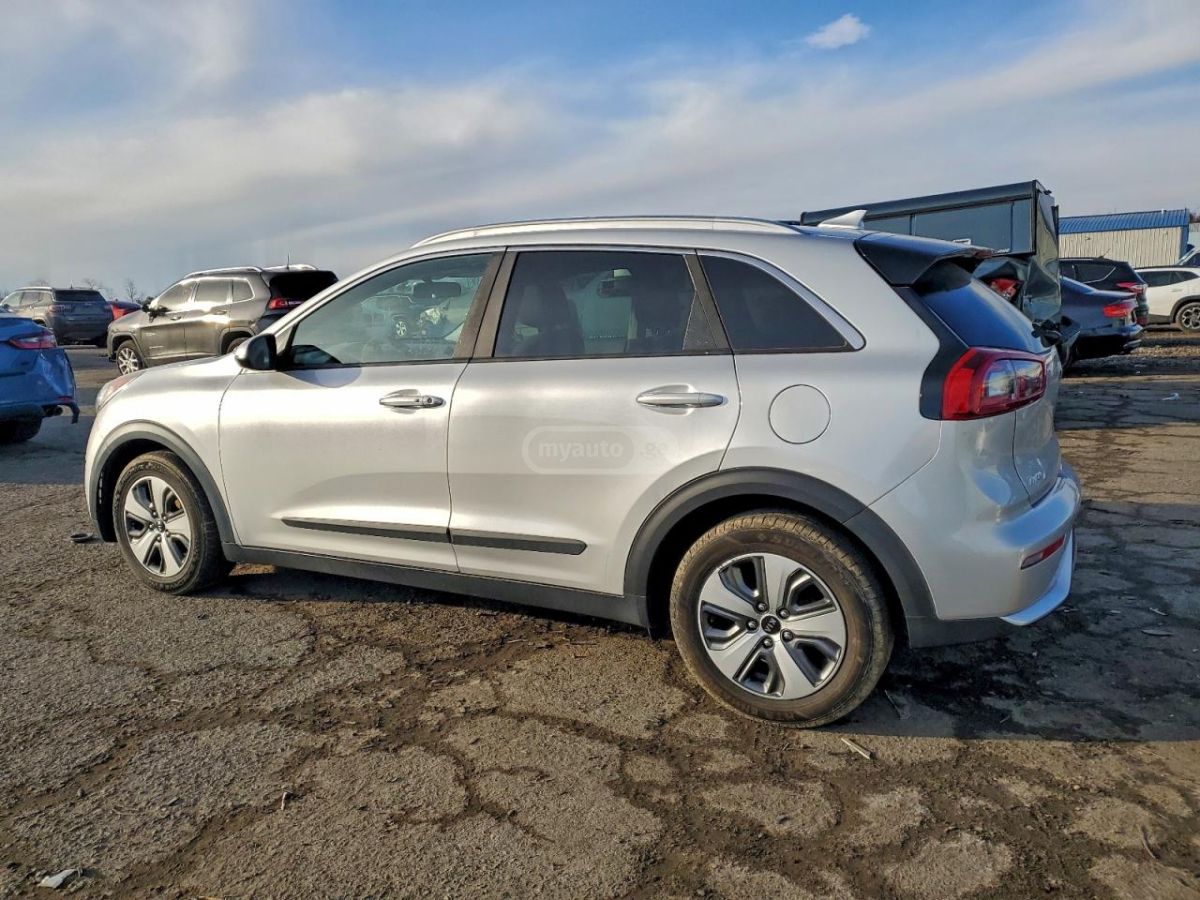 Kia Niro 2017 — photo 2