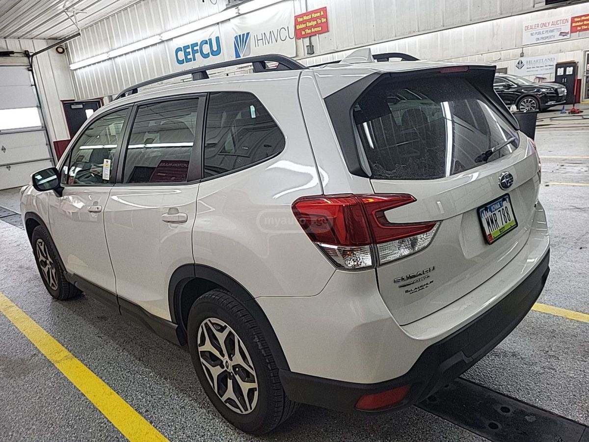 Subaru Forester 2022 — photo 2