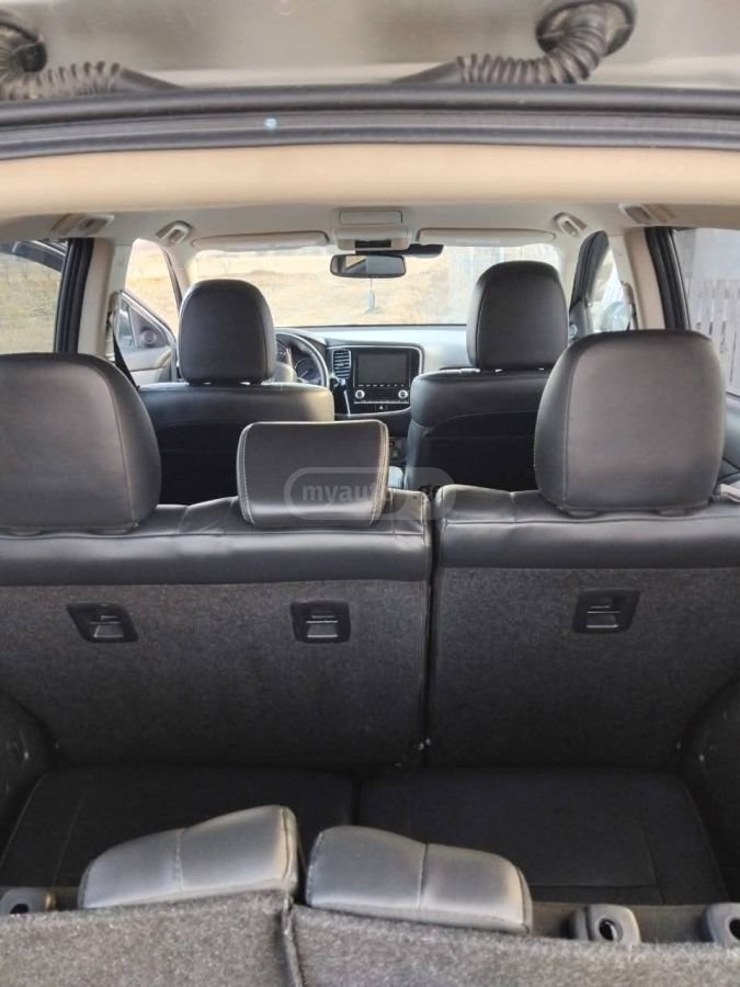 Mitsubishi Outlander 2020 — photo 2