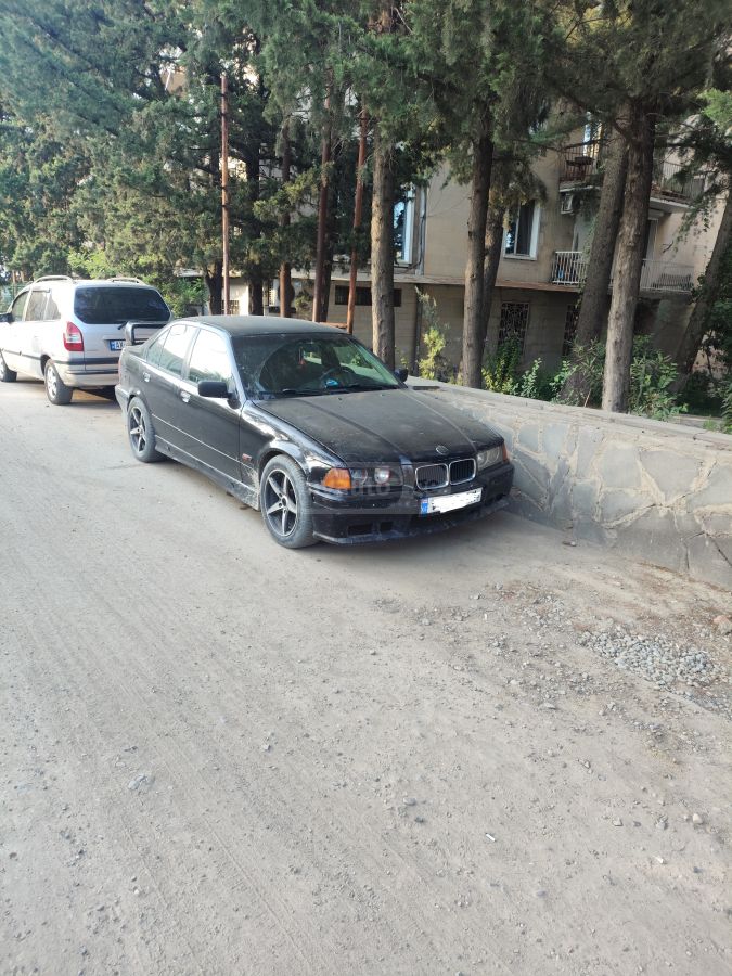 BMW 318 1996 — photo 2