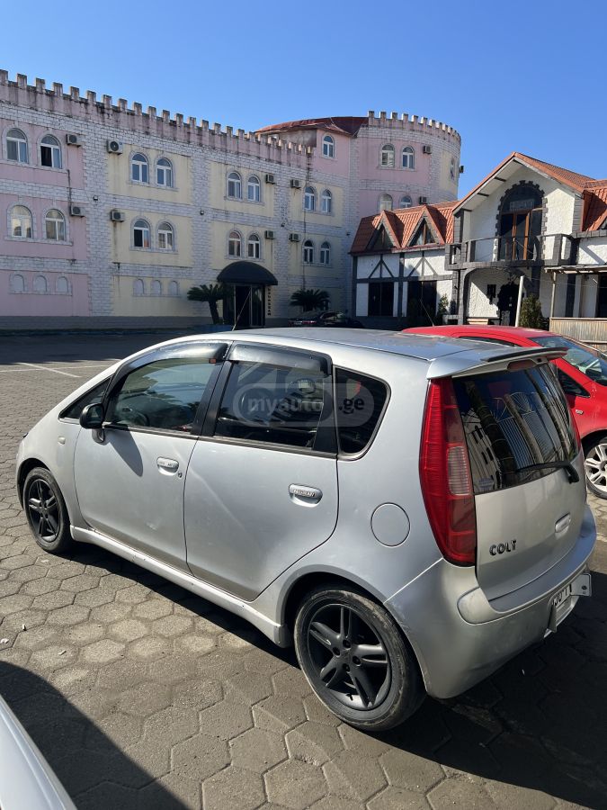 Mitsubishi Colt 2004 — photo 2